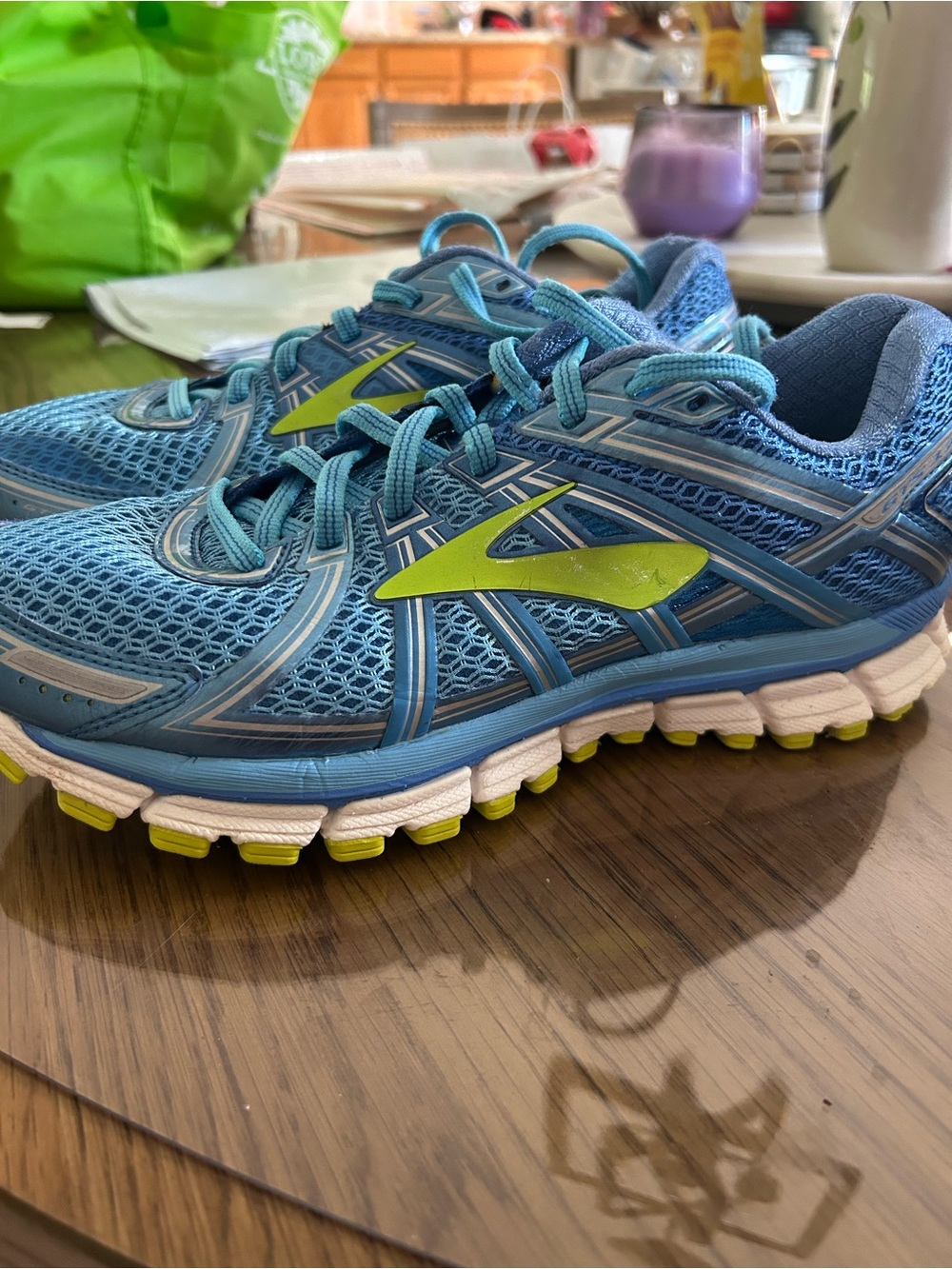 Brooks Adrenaline GTS 17 Women’s Running Sneaker Shoes Size 9